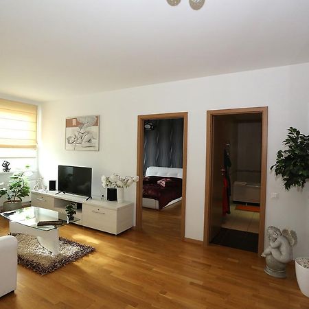 Apartments Паневежис Екстер'єр фото